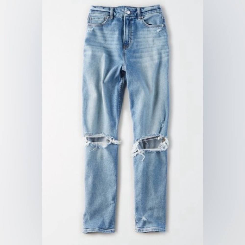 American Eagle 10 Long Distressed Mom Jeans